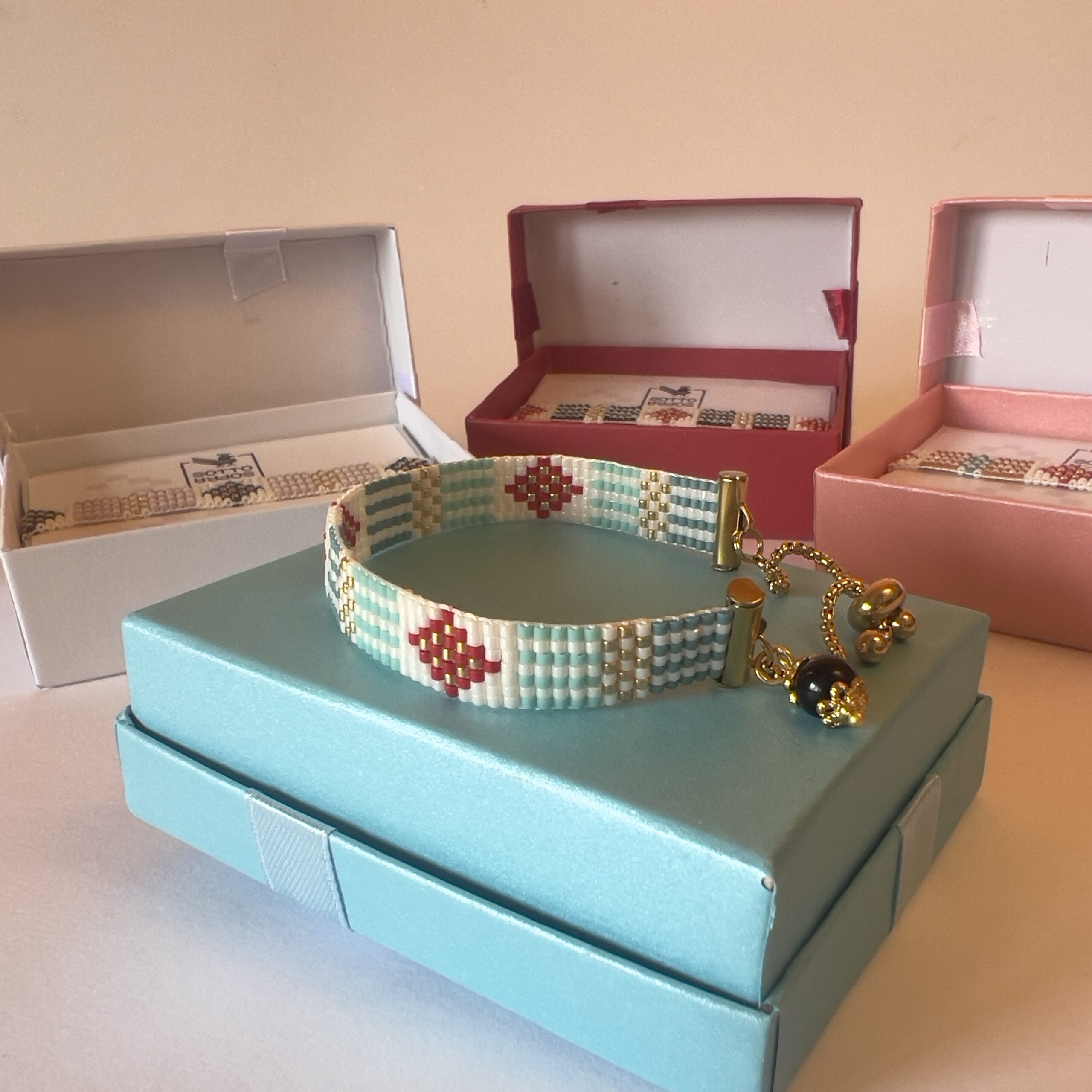 Bracciale bisaccia azzurro - immagine 2